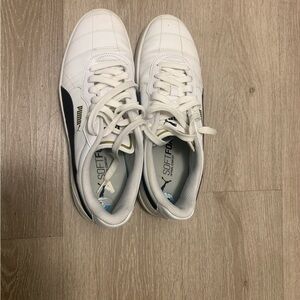 Puma Men's White and Black SoftFoam Sneakers size 10